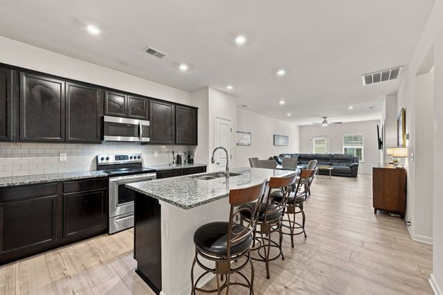 920 Millstream Dr, Nashville, TN 37218