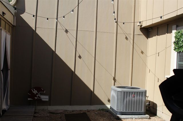 2316 Woodland Park Drive 15, Houston, TX 77077