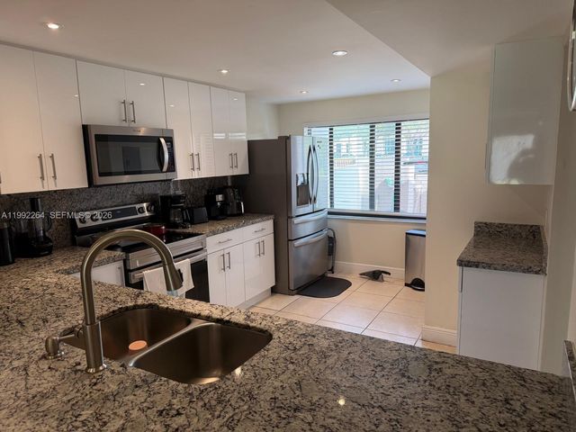 10060 NW 41st St 55-5, Doral, FL 33178