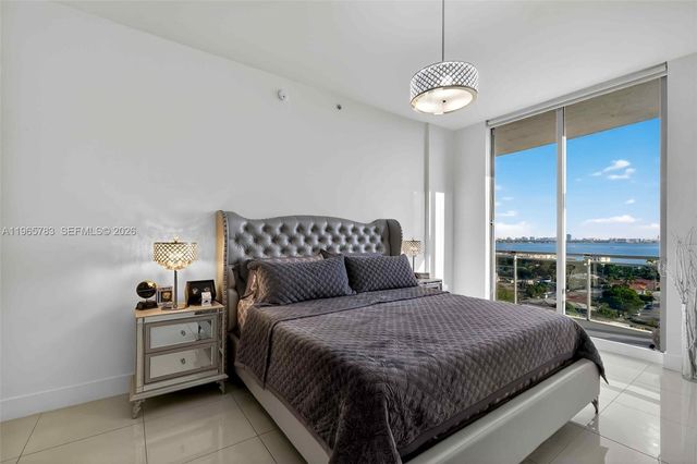 7901 S Hispanola Ave 1008, North Bay Village, FL 33141