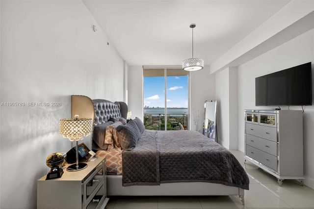 7901 S Hispanola Ave 1008, North Bay Village, FL 33141