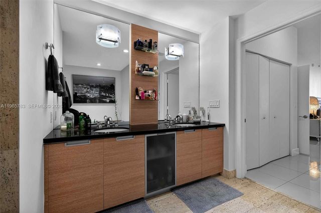 7901 S Hispanola Ave 1008, North Bay Village, FL 33141