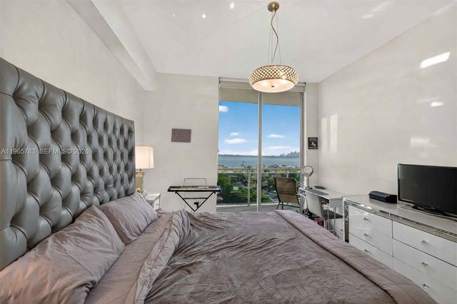 7901 S Hispanola Ave 1008, North Bay Village, FL 33141