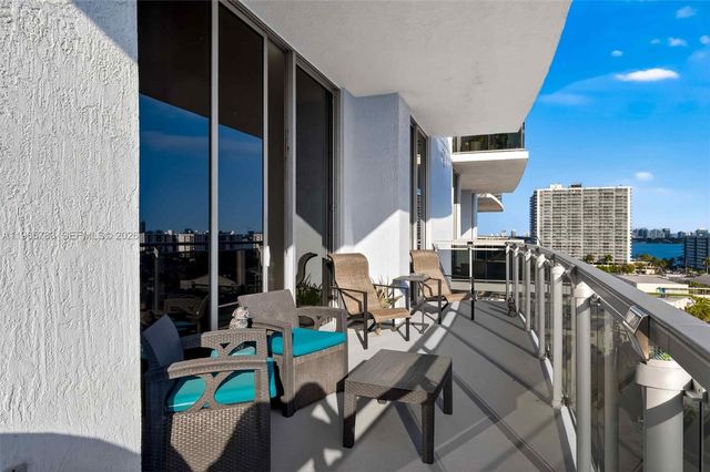 7901 S Hispanola Ave 1008, North Bay Village, FL 33141