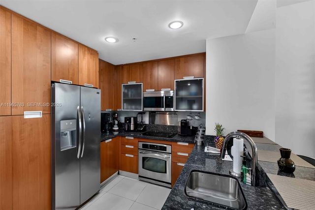 7901 S Hispanola Ave 1008, North Bay Village, FL 33141