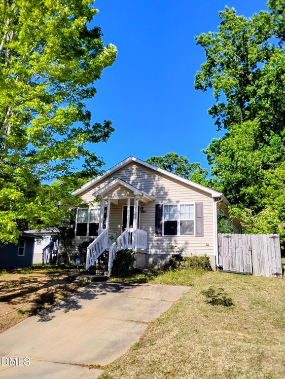 2207 N Oak Ridge Boulevard, Durham, NC 27707