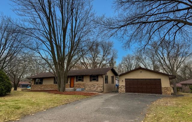 11345 53rd Avenue N, Plymouth, MN 55442