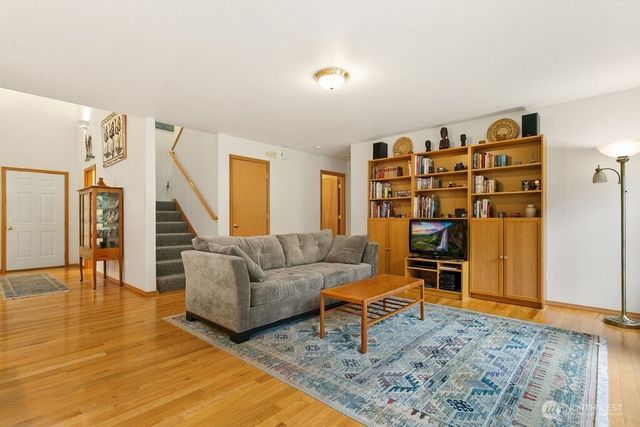 1811 53rd Loop SE, Olympia, WA 98501