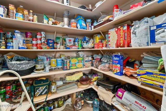 6020 N San Joaquin Avenue, Tucson, AZ 85741