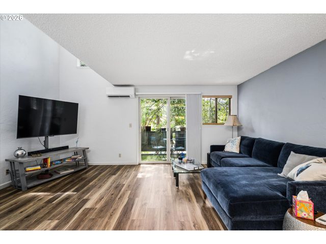 4431 FOX HOLLOW Rd 6, Eugene, OR 97401