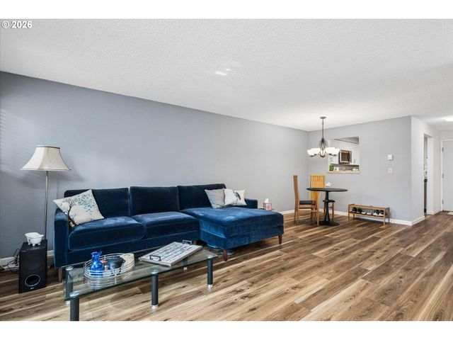 4431 FOX HOLLOW Rd 6, Eugene, OR 97401