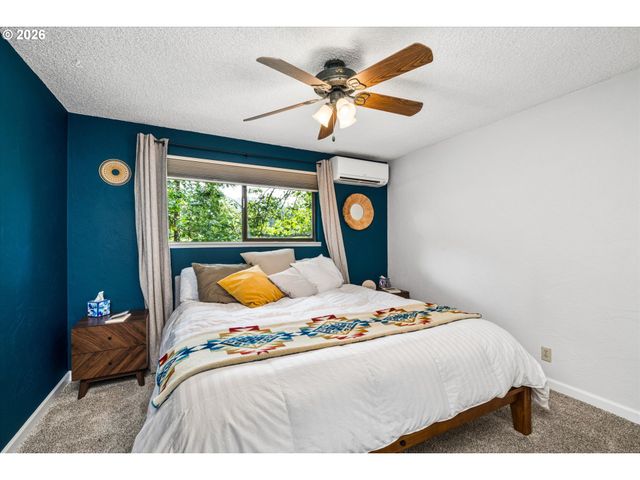 4431 FOX HOLLOW Rd 6, Eugene, OR 97401