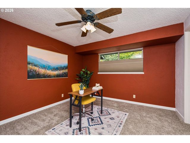 4431 FOX HOLLOW Rd 6, Eugene, OR 97401