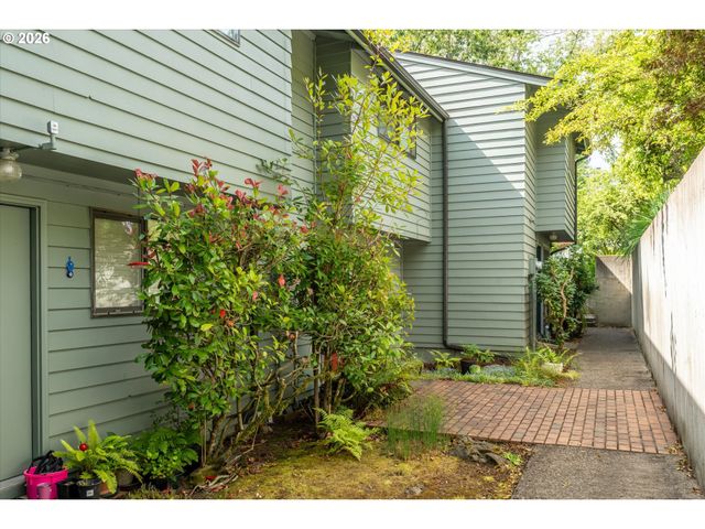 4431 FOX HOLLOW Rd 6, Eugene, OR 97401