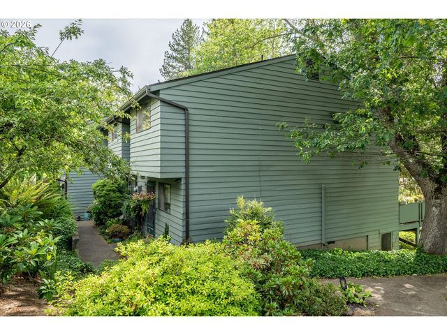 4431 FOX HOLLOW Rd 6, Eugene, OR 97401