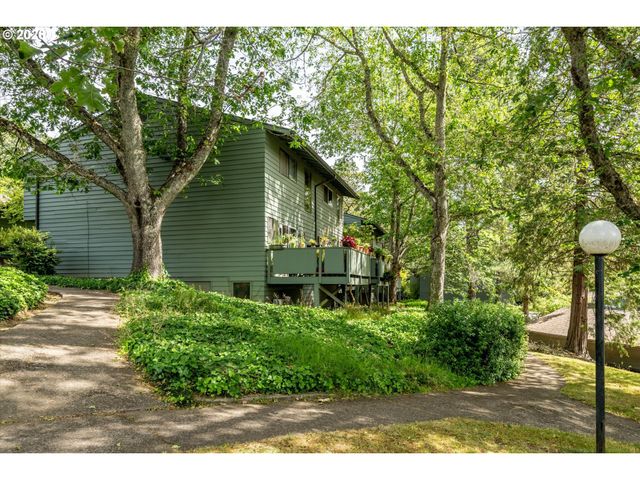 4431 FOX HOLLOW Rd 6, Eugene, OR 97401