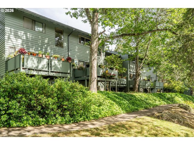 4431 FOX HOLLOW Rd 6, Eugene, OR 97401