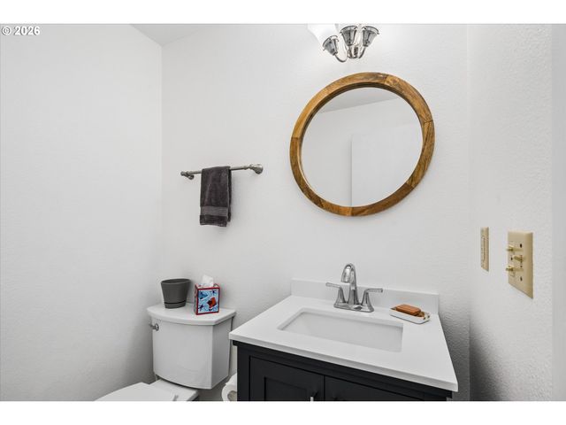 4431 FOX HOLLOW Rd 6, Eugene, OR 97401