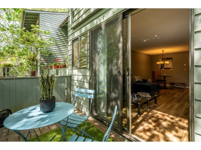 4431 FOX HOLLOW Rd 6, Eugene, OR 97401