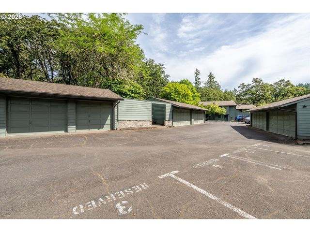 4431 FOX HOLLOW Rd 6, Eugene, OR 97401
