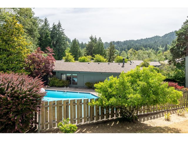 4431 FOX HOLLOW Rd 6, Eugene, OR 97401