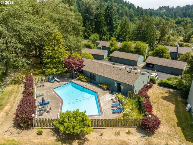 4431 FOX HOLLOW Rd 6, Eugene, OR 97401