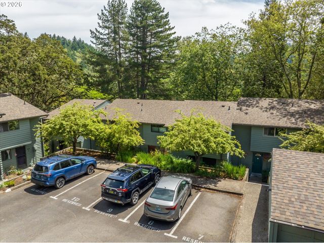 4431 FOX HOLLOW Rd 6, Eugene, OR 97401