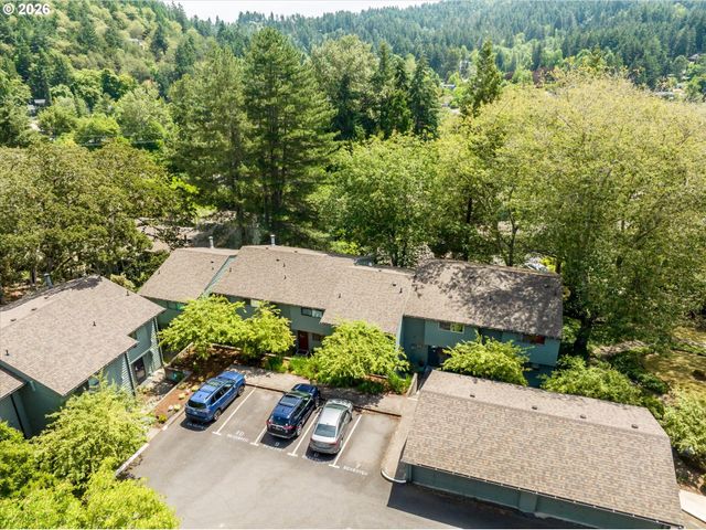 4431 FOX HOLLOW Rd 6, Eugene, OR 97401