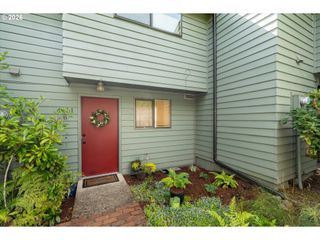 4431 FOX HOLLOW Rd 6, Eugene, OR 97401