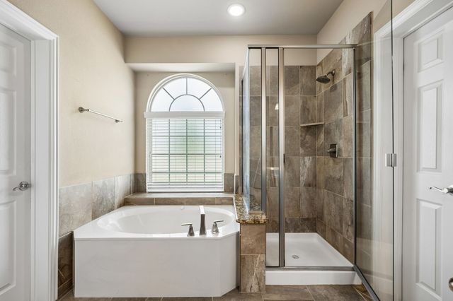 100 Spruce Street, Red Oak, TX 75154
