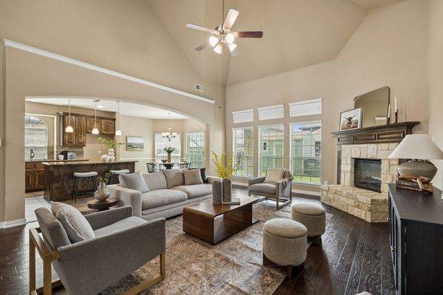 100 Spruce Street, Red Oak, TX 75154