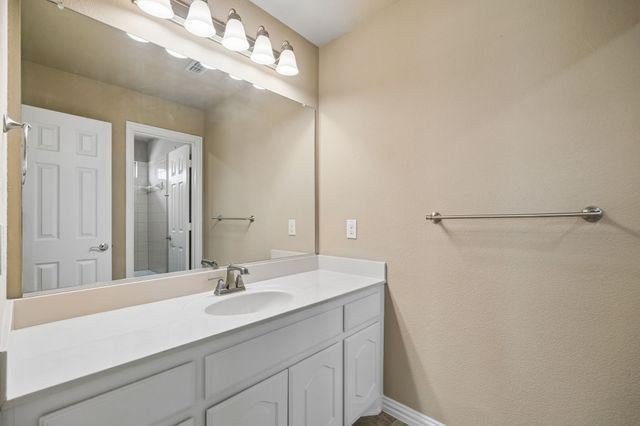 100 Spruce Street, Red Oak, TX 75154