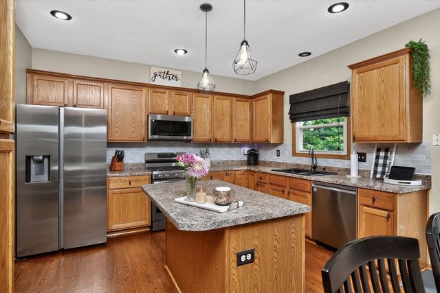 7422 Dakota Circle, West Des Moines, IA 50266