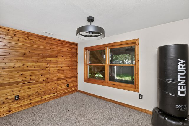 7422 Dakota Circle, West Des Moines, IA 50266