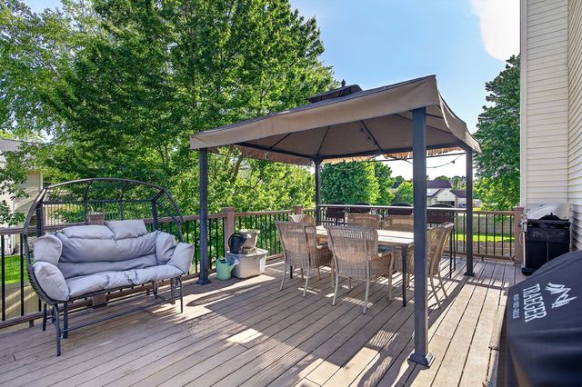 7422 Dakota Circle, West Des Moines, IA 50266