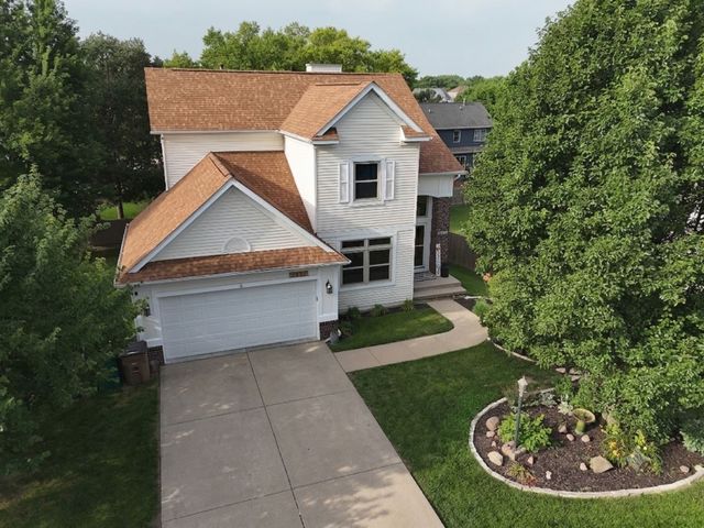7422 Dakota Circle, West Des Moines, IA 50266