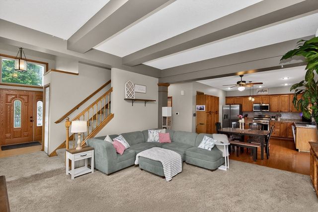 7422 Dakota Circle, West Des Moines, IA 50266