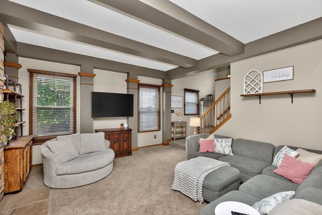 7422 Dakota Circle, West Des Moines, IA 50266