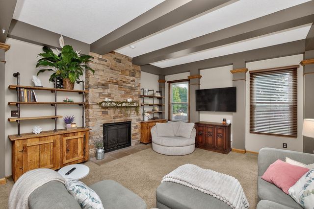 7422 Dakota Circle, West Des Moines, IA 50266
