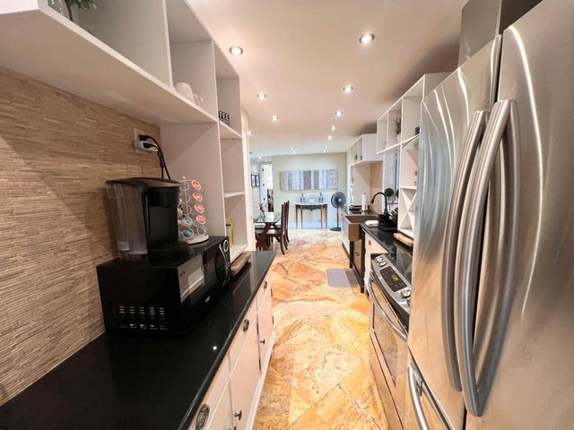 902 S Swinton Avenue, Delray Beach, FL 33444