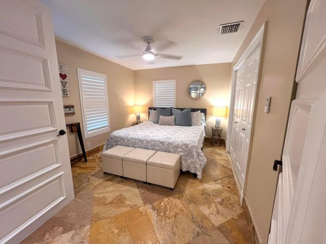 902 S Swinton Avenue, Delray Beach, FL 33444