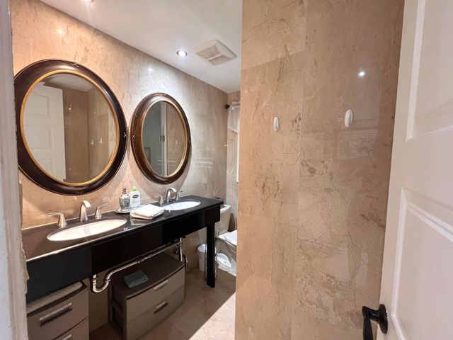 902 S Swinton Avenue, Delray Beach, FL 33444