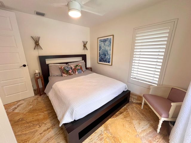 902 S Swinton Avenue, Delray Beach, FL 33444