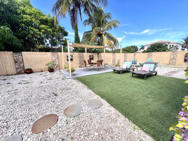 902 S Swinton Avenue, Delray Beach, FL 33444