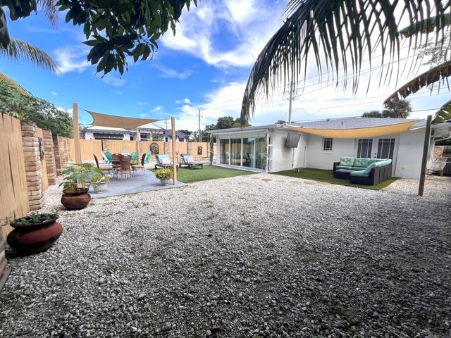 902 S Swinton Avenue, Delray Beach, FL 33444