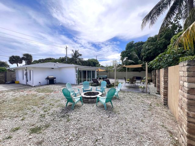 902 S Swinton Avenue, Delray Beach, FL 33444