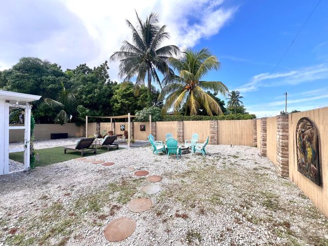 902 S Swinton Avenue, Delray Beach, FL 33444