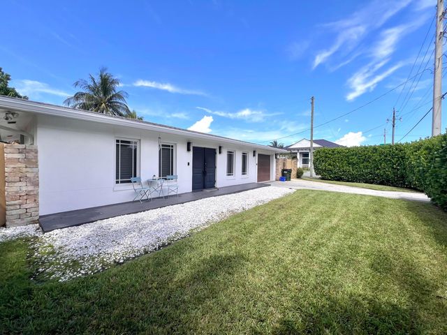 902 S Swinton Avenue, Delray Beach, FL 33444