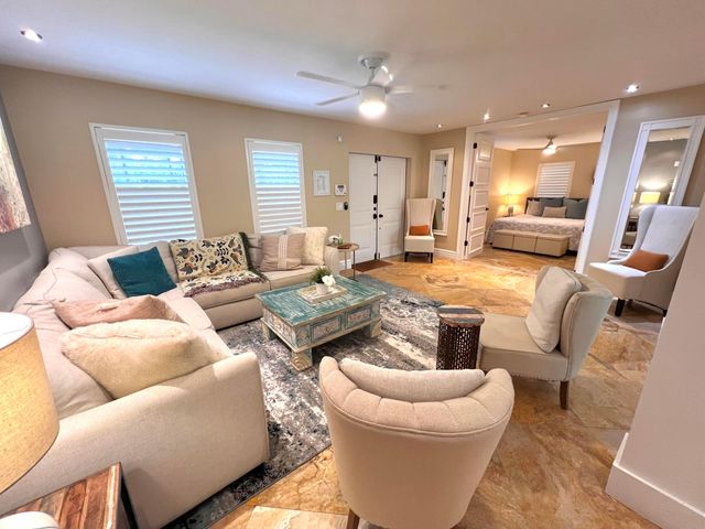 902 S Swinton Avenue, Delray Beach, FL 33444