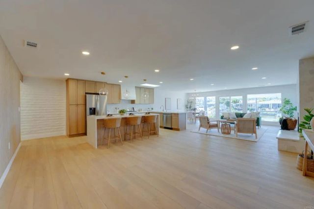 1470 La Linda Drive, San Marcos, CA 92078
